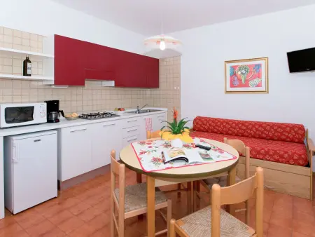 Appartement Le Rasole à Garda, terrasse couverte et vue piscine : photo 6