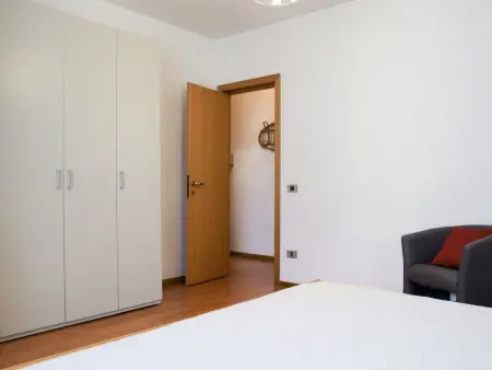 Appartement Le Rasole à Garda, terrasse couverte et vue piscine : photo 9