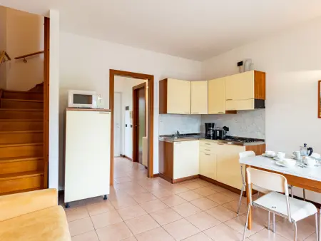 Appartement à Garda avec vue sur la piscine et le jardin : photo 5