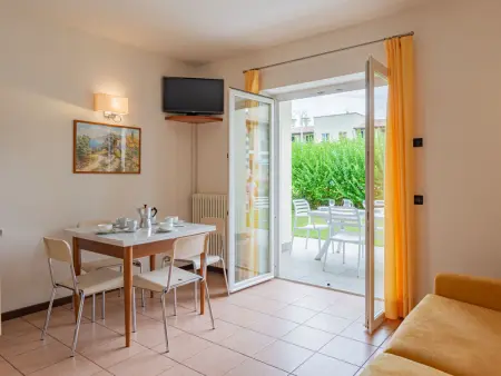 Appartement à Garda avec vue sur la piscine et le jardin : photo 6