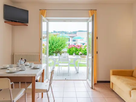 Appartement à Garda avec vue sur la piscine et le jardin : photo 7