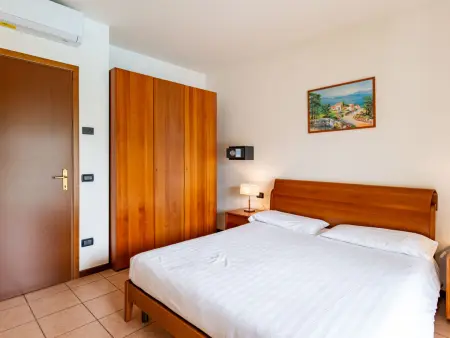 Appartement à Garda avec vue sur la piscine et le jardin : photo 18