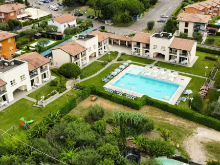 Appartement à Garda avec vue sur la piscine et le jardin : photo 29