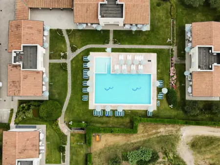 Appartement à Garda avec vue sur la piscine et le jardin : photo 30