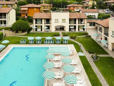 Appartement à Garda avec vue sur la piscine et le jardin : photo 34