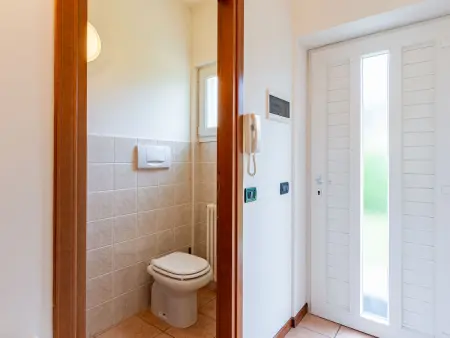 Appartement Corte delle Rose à Garda, vue piscine et jardin : photo 9