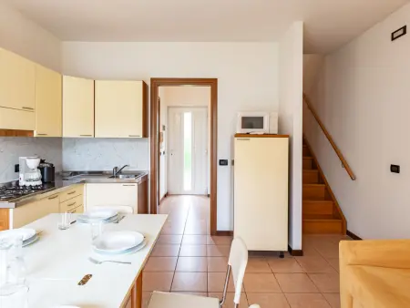 Appartement Corte delle Rose à Garda, vue piscine et jardin : photo 10