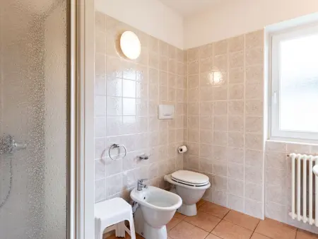Appartement Corte delle Rose à Garda, vue piscine et jardin : photo 21