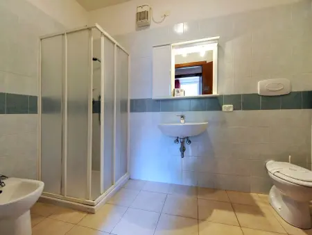 Appartement 3 pièces Peschiera del Garda, 270 m de la plage : photo 7