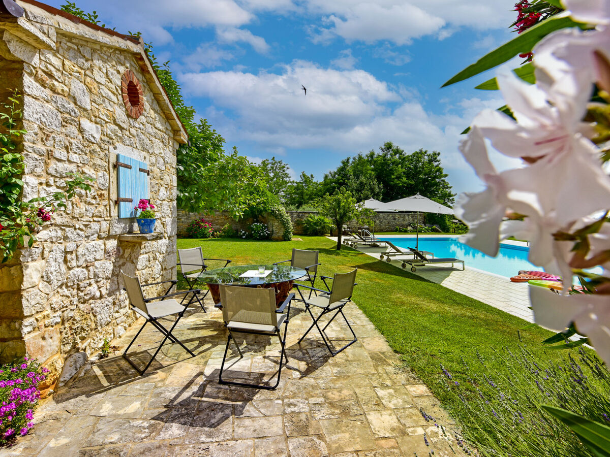 Maison Hibiskus 45 m² avec piscine à Kaštelir - Photo 17