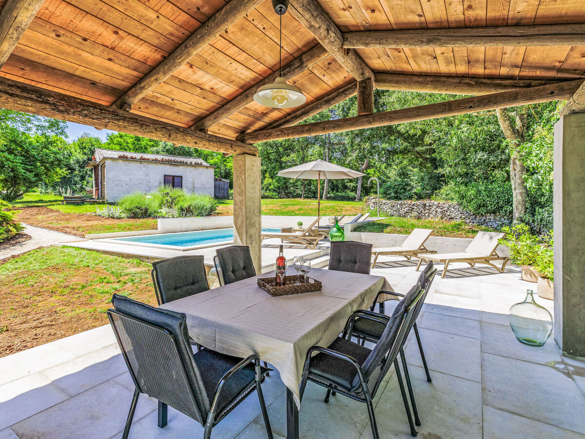 Maison Nino à Labin : piscine privée et 1,2 ha - Photo 4