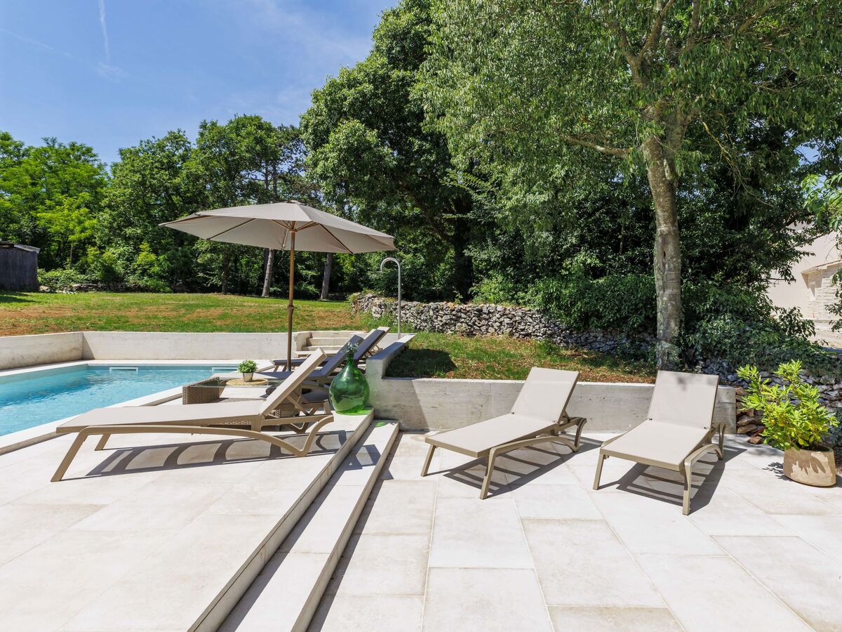 Maison Nino à Labin : piscine privée et 1,2 ha - Photo 27