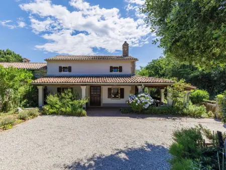 Maison Paolici à Labin : piscine privée et terrain : photo 2
