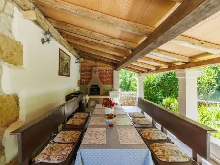 Maison Paolici à Labin : piscine privée et terrain : photo 3