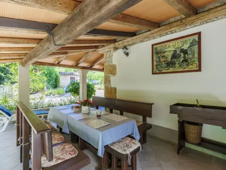 Maison Paolici à Labin : piscine privée et terrain : photo 4