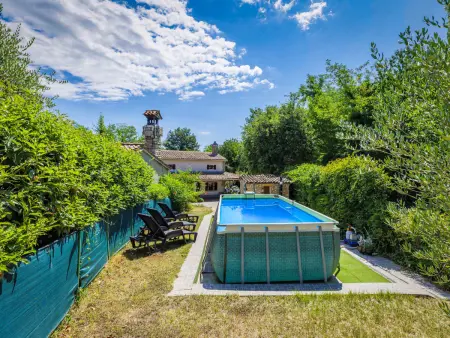 Maison Paolici à Labin : piscine privée et terrain : photo 5