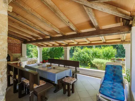 Maison Paolici à Labin : piscine privée et terrain : photo 12