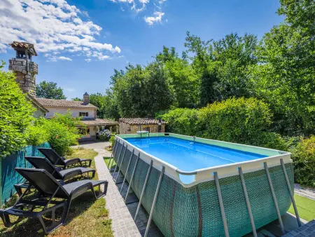 Maison Paolici à Labin : piscine privée et terrain : photo 14