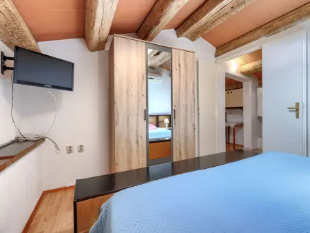 Maison Paolici à Labin : piscine privée et terrain : photo 32