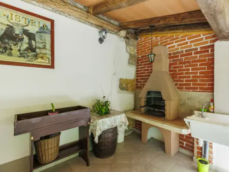 Maison Paolici à Labin : piscine privée et terrain : photo 37