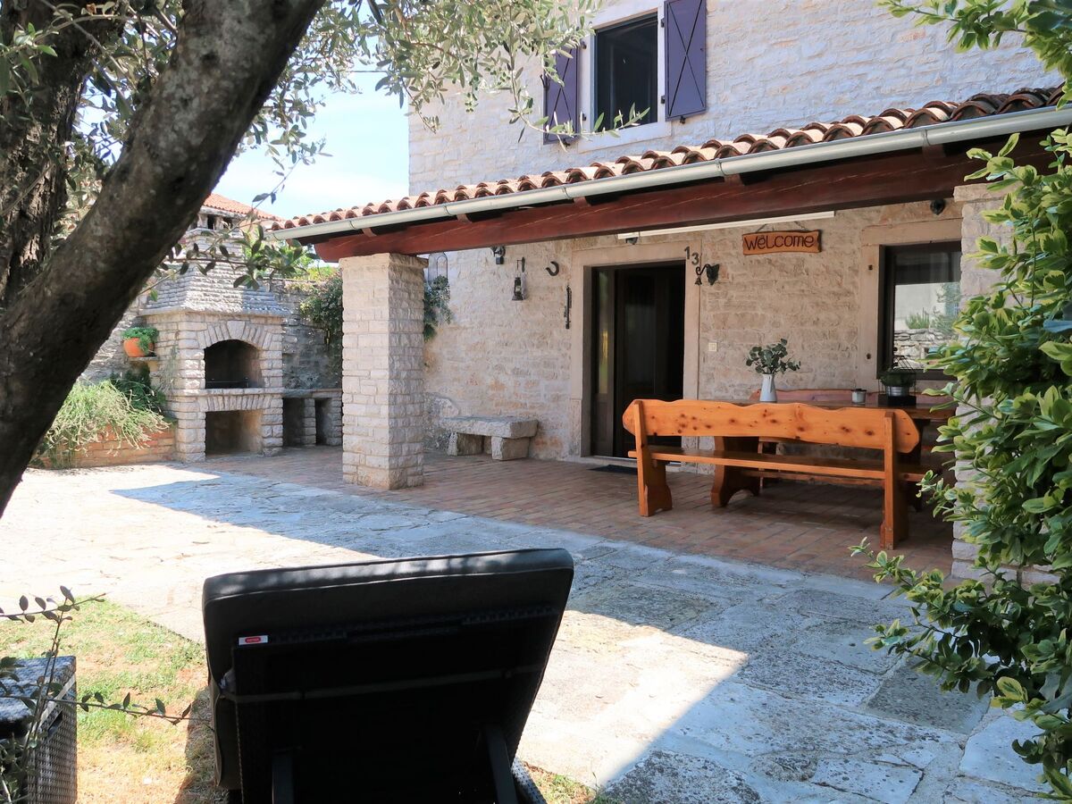 Maison Lara à Labin, terrasse couverte et terrain privé - Photo 2