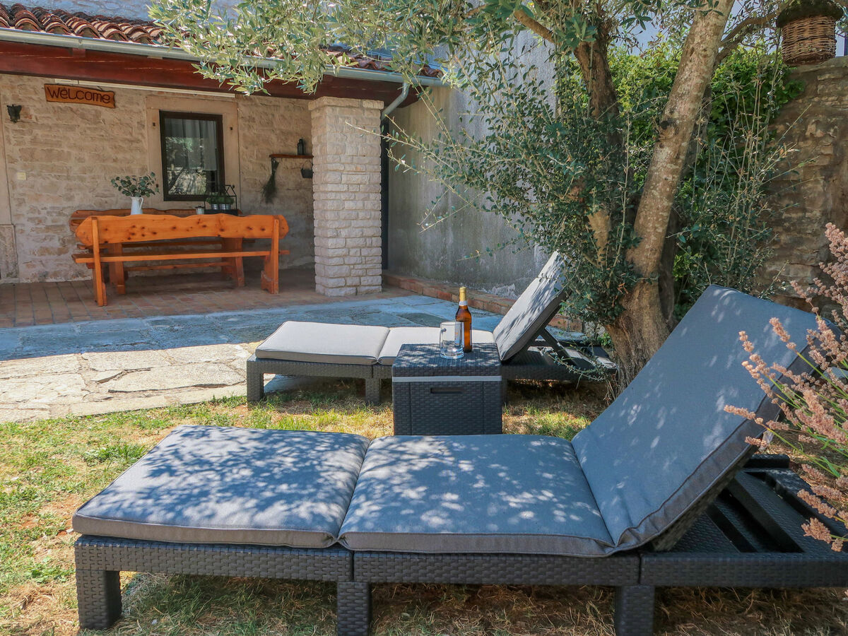 Maison Lara à Labin, terrasse couverte et terrain privé - Photo 3