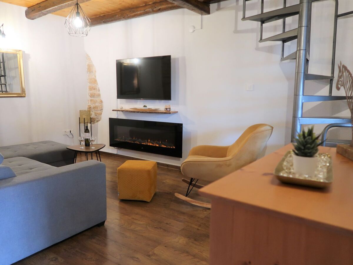 Maison Lara à Labin, terrasse couverte et terrain privé - Photo 6