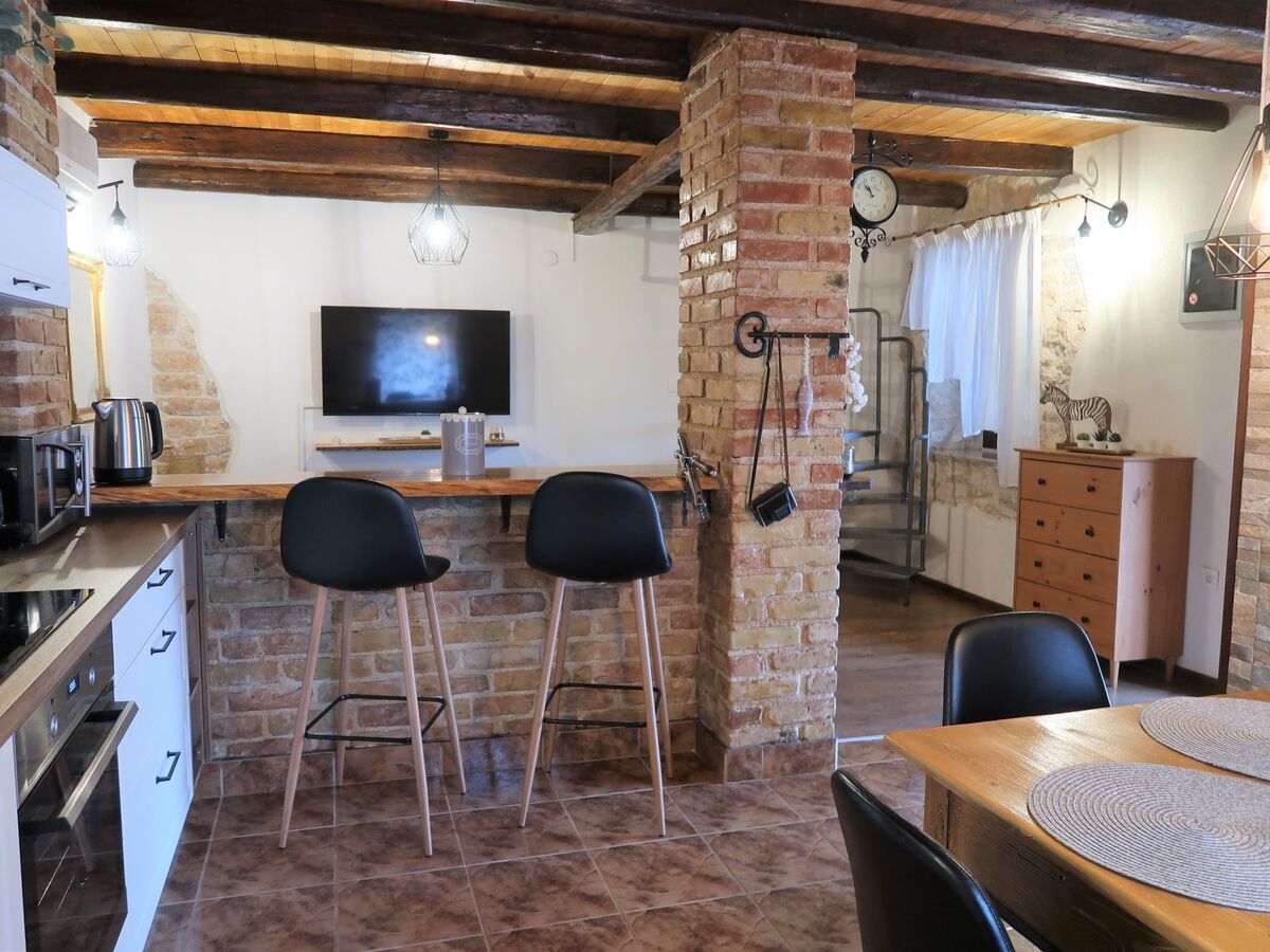 Maison Lara à Labin, terrasse couverte et terrain privé - Photo 16
