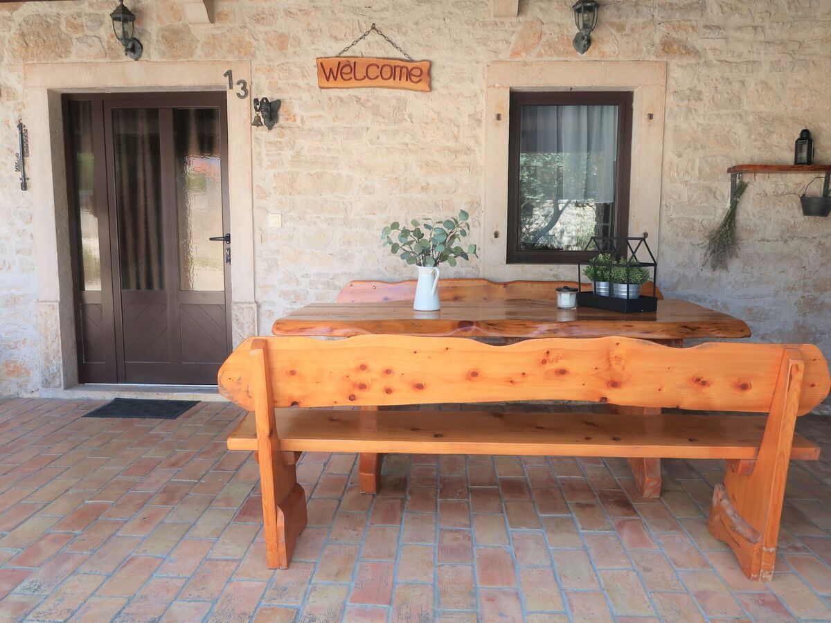 Maison Lara à Labin, terrasse couverte et terrain privé - Photo 17
