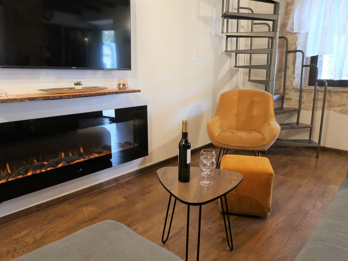 Maison Lara à Labin, terrasse couverte et terrain privé - Photo 23