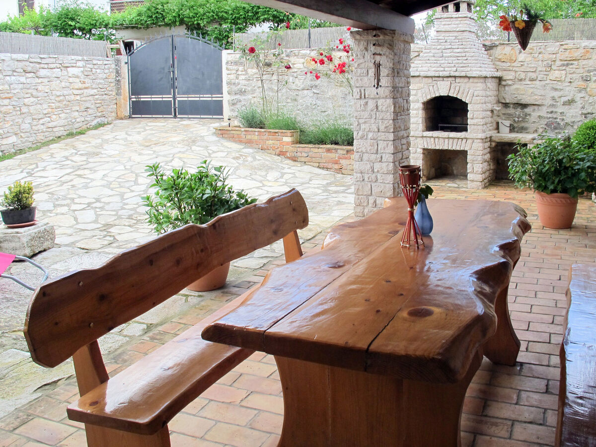 Maison Lara à Labin, terrasse couverte et terrain privé - Photo 34