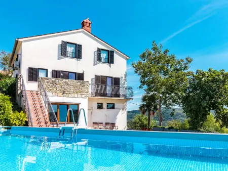 Maison Kušar avec piscine à Motovun : photo 2