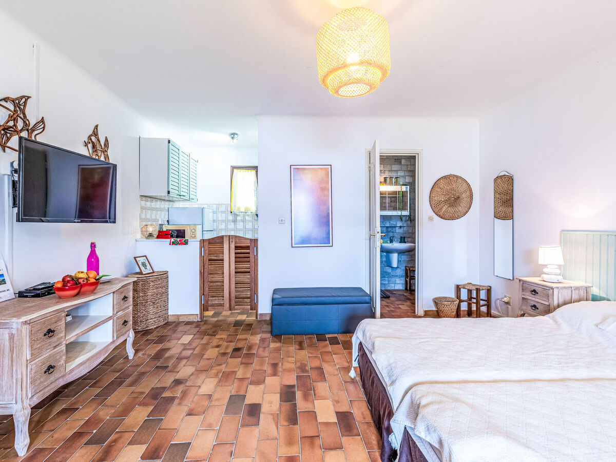 Studio La Baraka – vue mer, terrasse, à 300 m de la plage - Photo 10