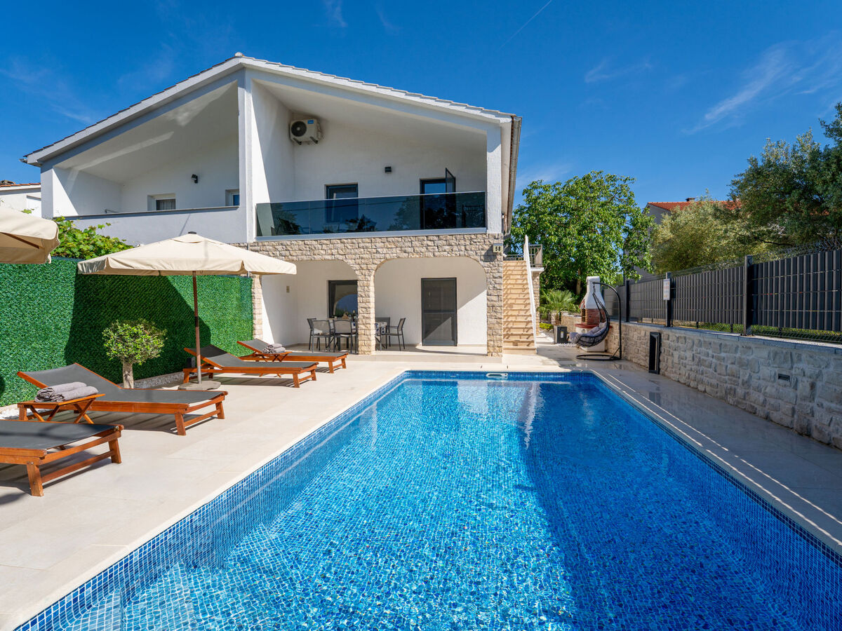 Maison Domagoj avec piscine chauffée à Malinska - Photo 1