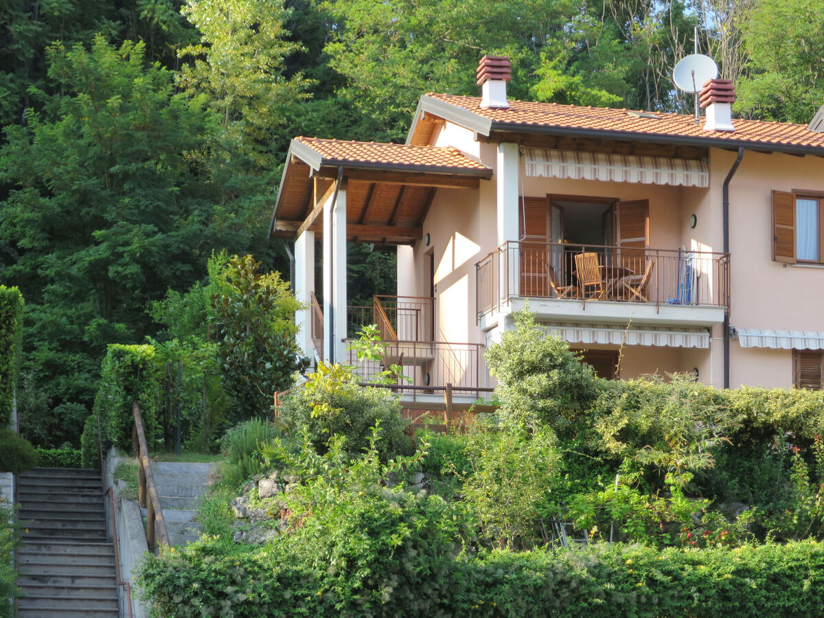 Appartement La Rocca avec piscine, lac à 800 m – Castelveccana - Photo 1