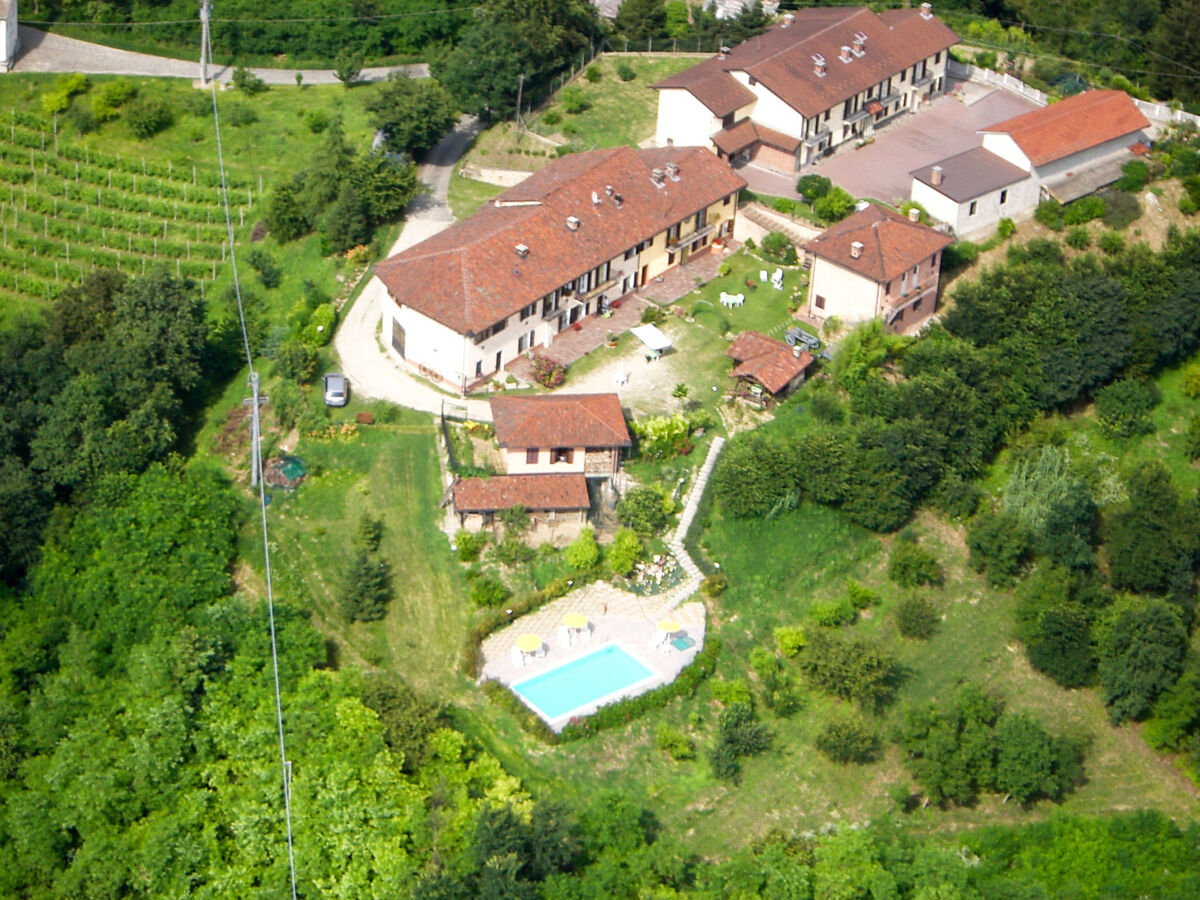 Gîte Bricco dei Ciliegi – Colline du Piémont, piscine - Photo 11