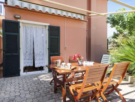 Degli Aranci, appartement 60 m² vue sur Imperia : photo 2