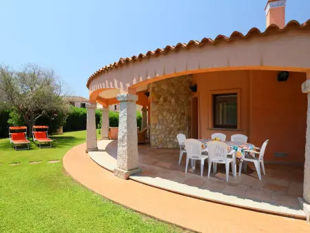 Maison de 100 m² à Costa Rei avec terrasse couverte : photo 2