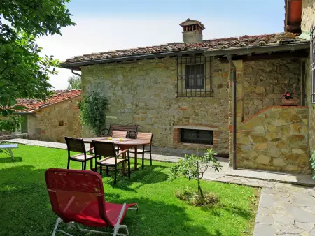 Ferme Il Casellino à Loro Ciuffenna, vue panoramique et piscine : photo 2