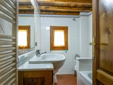 Maison La Fornace à Loro Ciuffenna, jardin et piscine partagée : photo 16