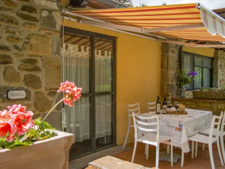 Maison jumelée La Fornace à Loro Ciuffenna, piscine et jardin : photo 4
