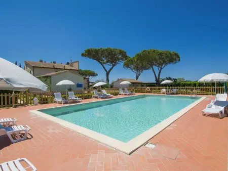 Appartement rustique à Cecina avec jardinet et piscine commune : photo 2