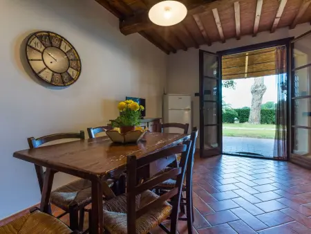 Appartement à Cecina avec piscine commune et jardinet : photo 11