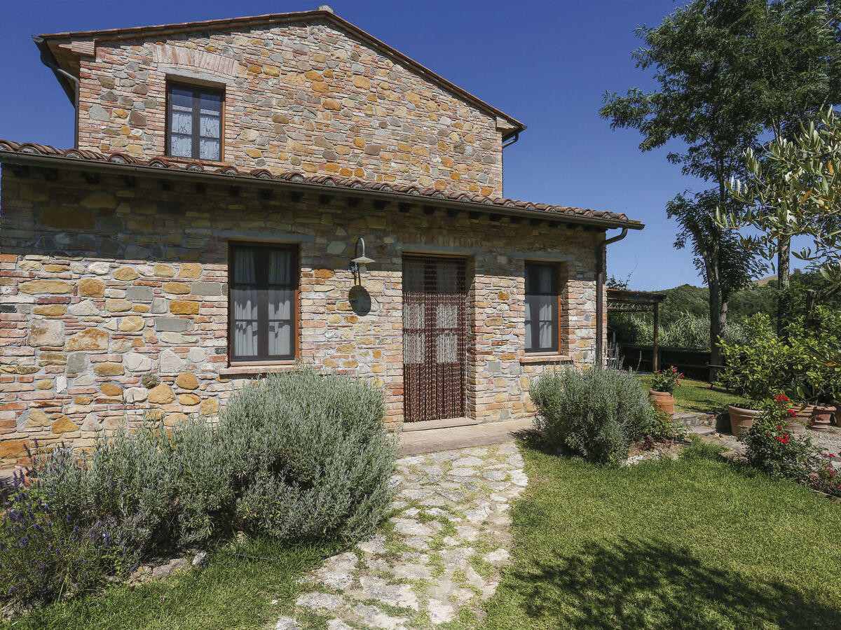 Maison Amos à Montaione, piscine et 2000 m² de terrain - Photo 1