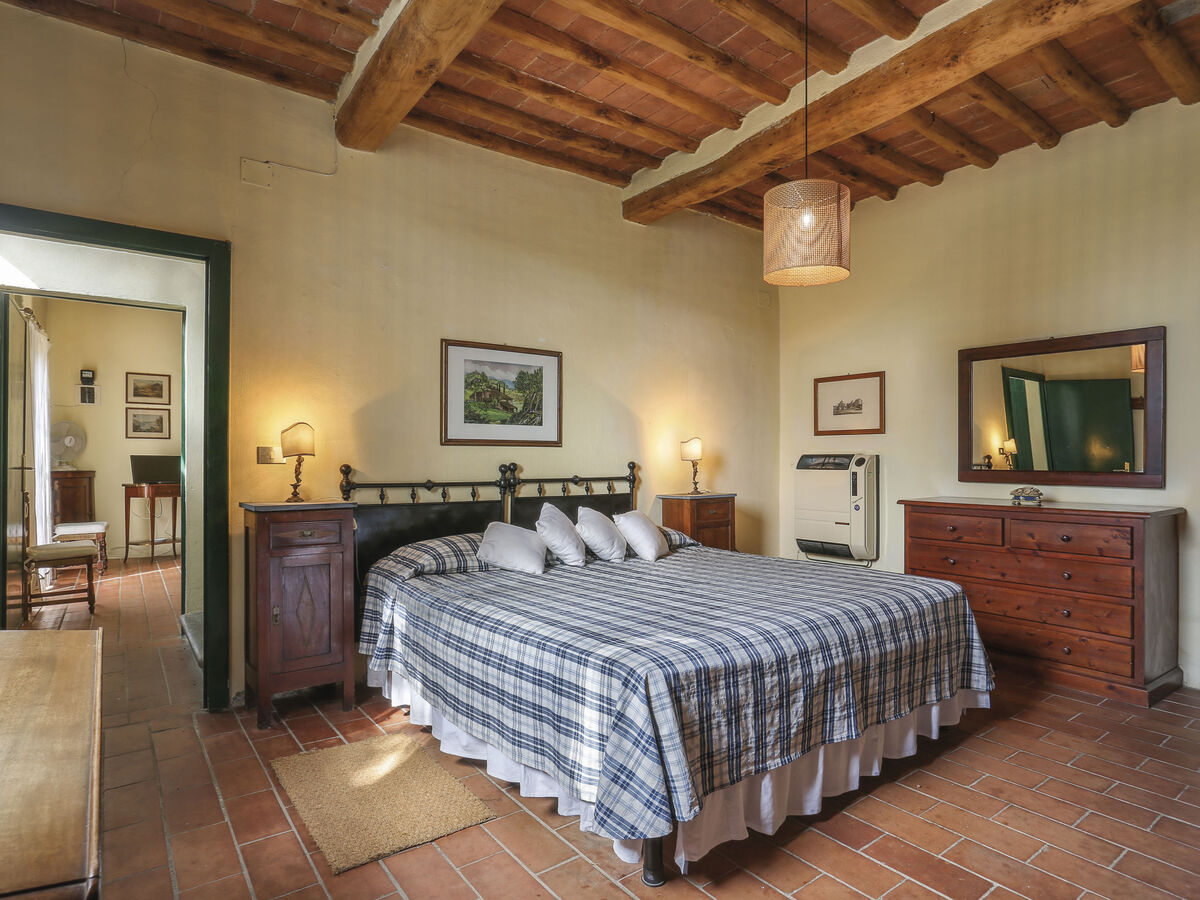 Favilli, maison 4 chambres avec piscine à Palaia - Photo 11