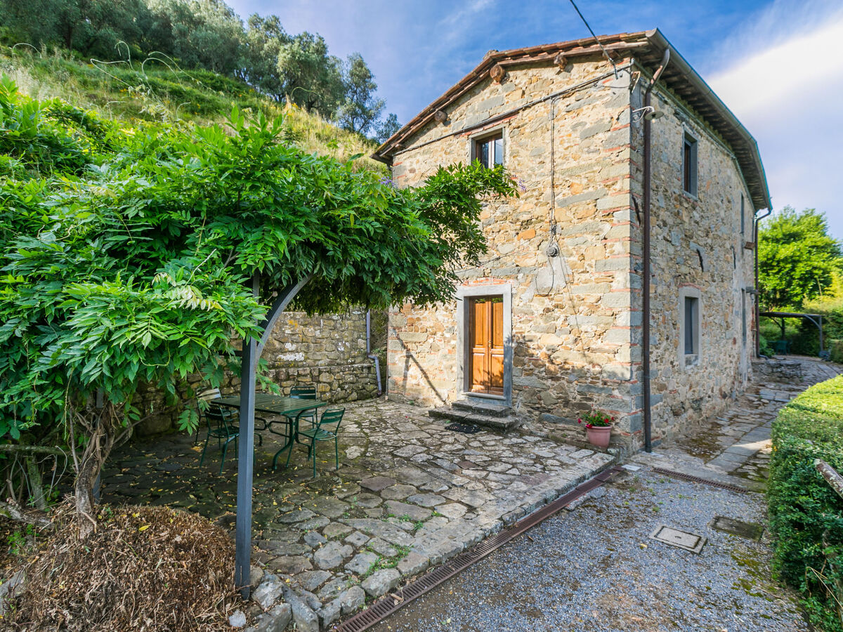 Apt. Gigi à Pescia : 2 chambres, terrasse et vue panoramique - Photo 1