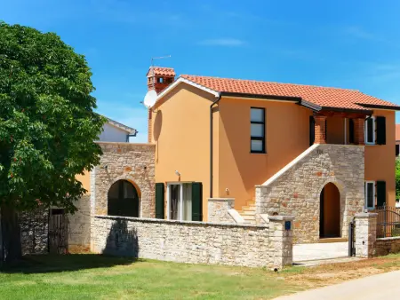 Maison 120 m² à Kaštelir, jardin clôturé et barbecue : photo 20