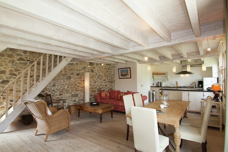 Le Castel, gîte 6 personnes avec piscine à Roussines - Photo 2