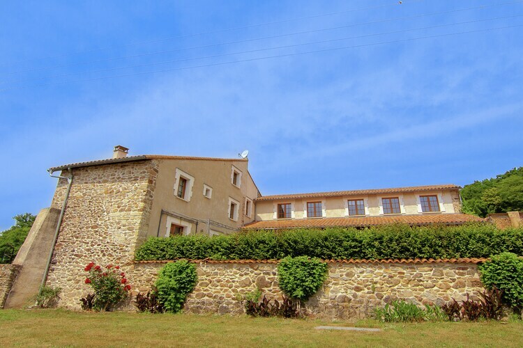 Le Castel, gîte 6 personnes avec piscine à Roussines - Photo 7