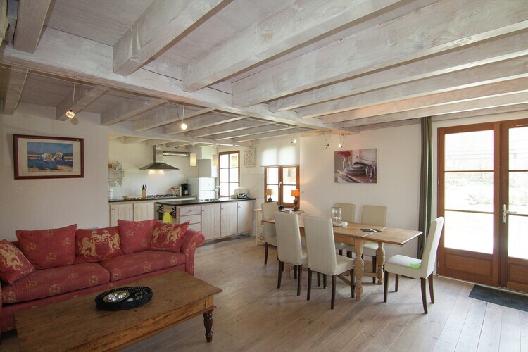 Le Castel, gîte 6 personnes avec piscine à Roussines - Photo 9